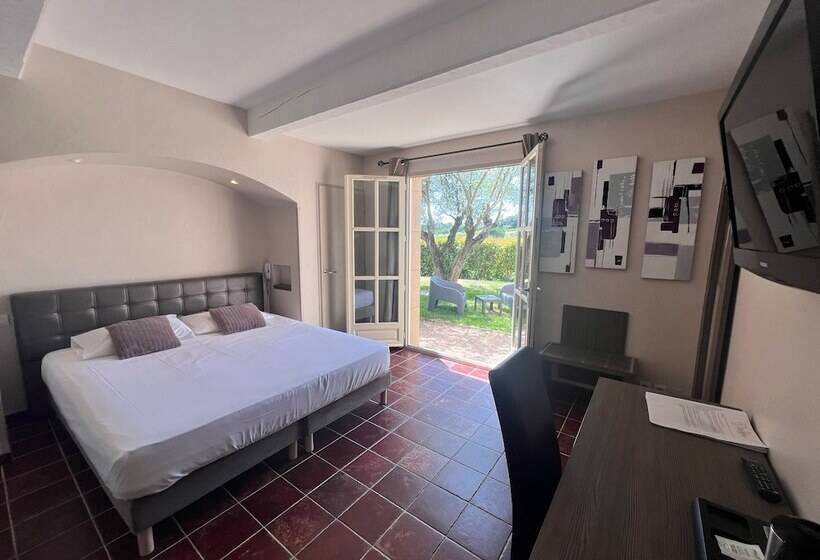 בית מלון כפרי Hôtel Restaurant La Bergerie