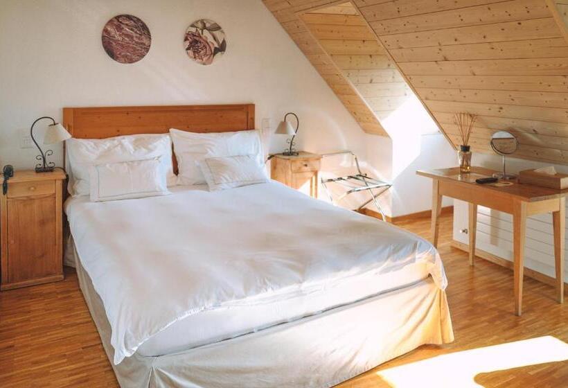 Отель Les Montagnards