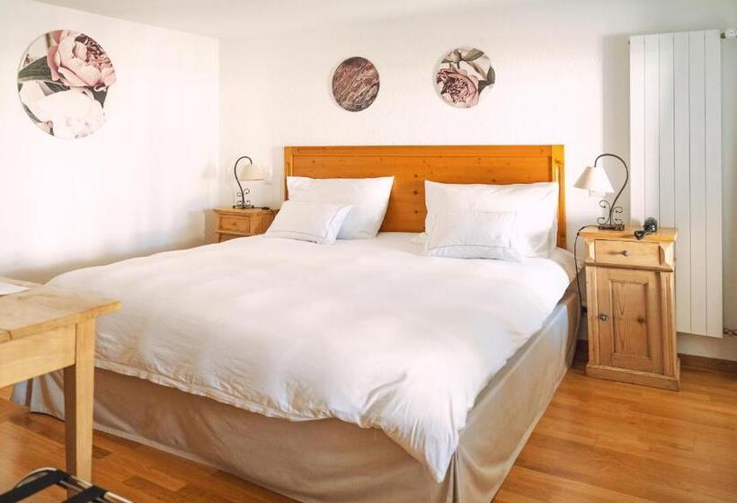 Отель Les Montagnards