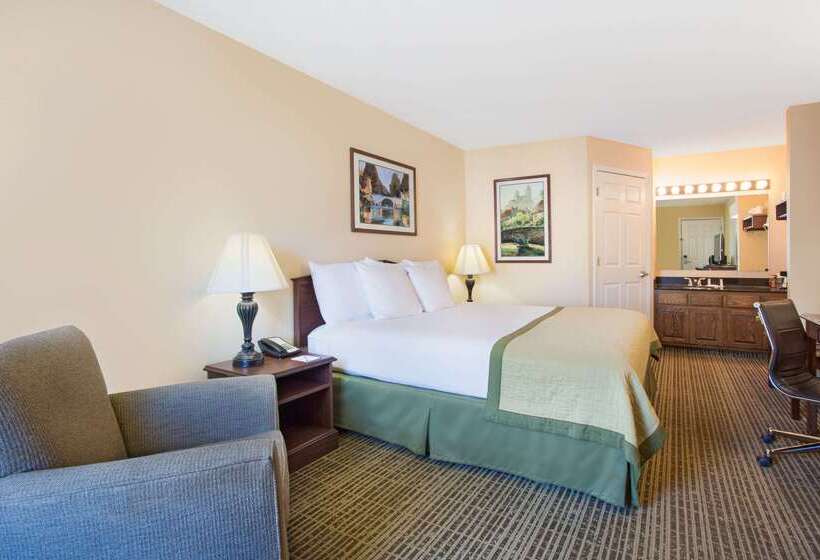 فندق Baymont By Wyndham Forest City