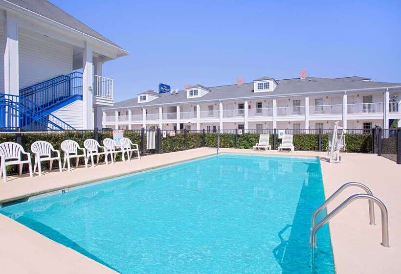 فندق Baymont By Wyndham Forest City