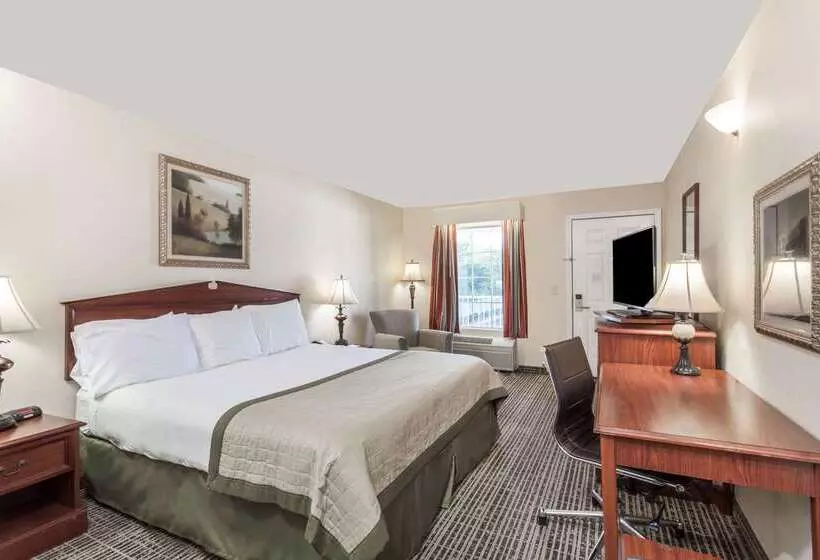 هتل Baymont By Wyndham Hickory