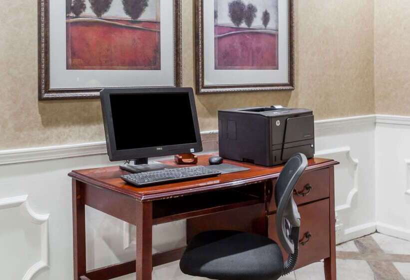 בית מלון כפרי Baymont By Wyndham Hickory