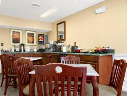 酒店 Super 8 By Wyndham Orangeburg North