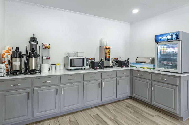 בית מלון כפרי Comfort Inn