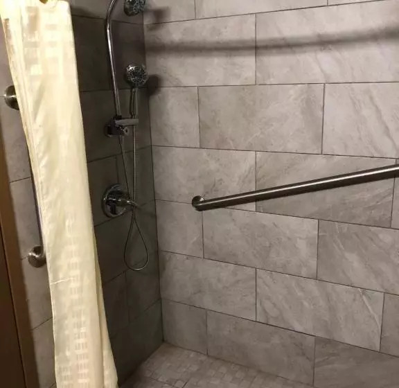 酒店 Economy Inn North Randall