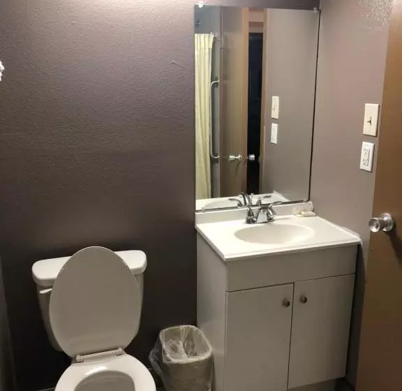 酒店 Economy Inn North Randall