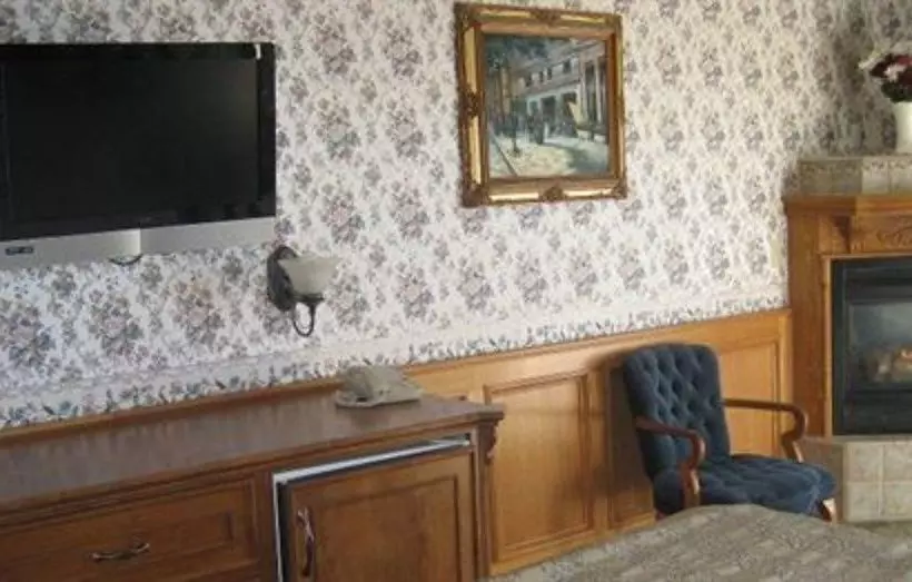 Отель Inn on the Beach