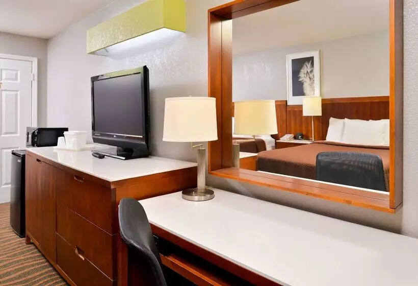 Отель Jameson Inn Winder