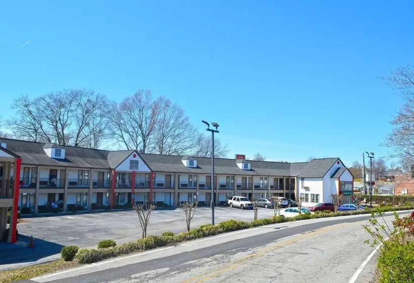 Отель Jameson Inn Winder