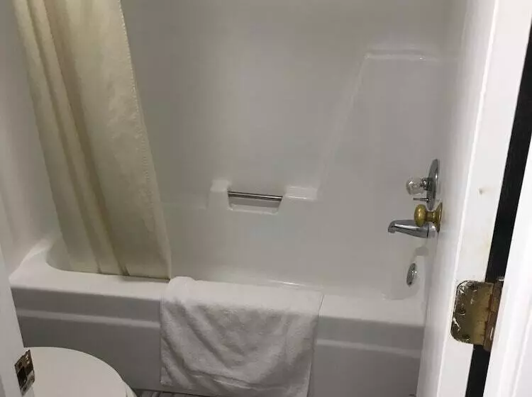 Отель Jameson Inn Winder