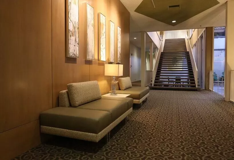 Отель Kellogg West Conference Center And