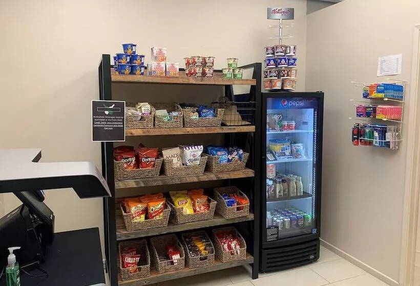 Отель Kellogg West Conference Center And