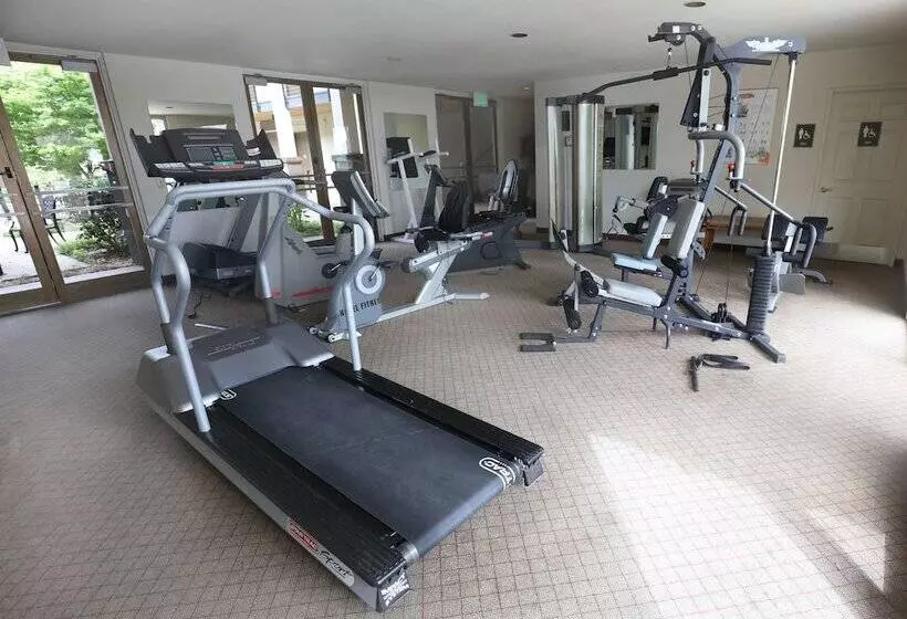 Отель Kellogg West Conference Center And