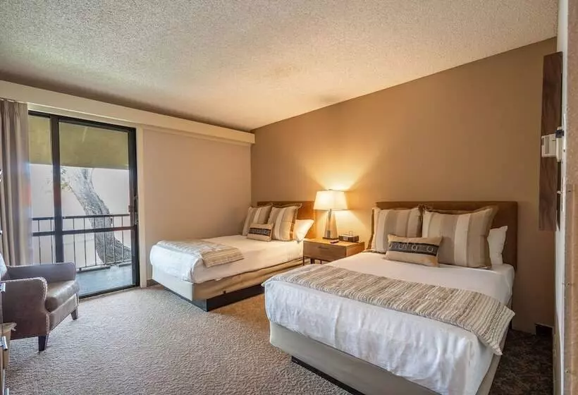 Отель Kellogg West Conference Center And