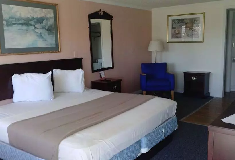 فندق Westwoods Inn and Suites