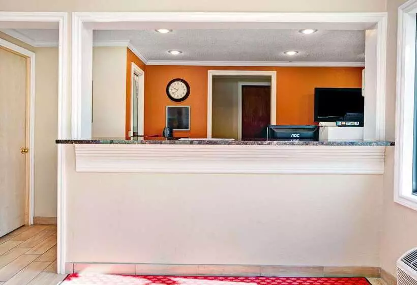 ホテル Knights Inn Sterling Heights