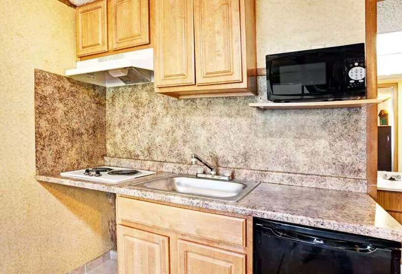 ホテル Knights Inn Sterling Heights