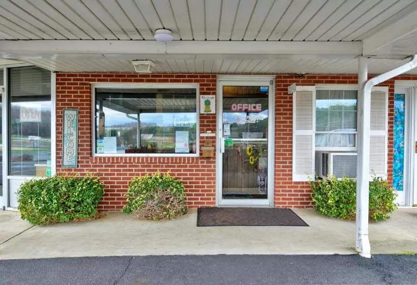 ホテル Knob Hill Motor Lodge