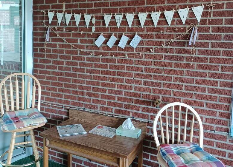 Отель Knob Hill Motor Lodge