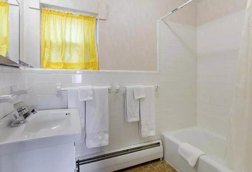 ホテル Knob Hill Motor Lodge