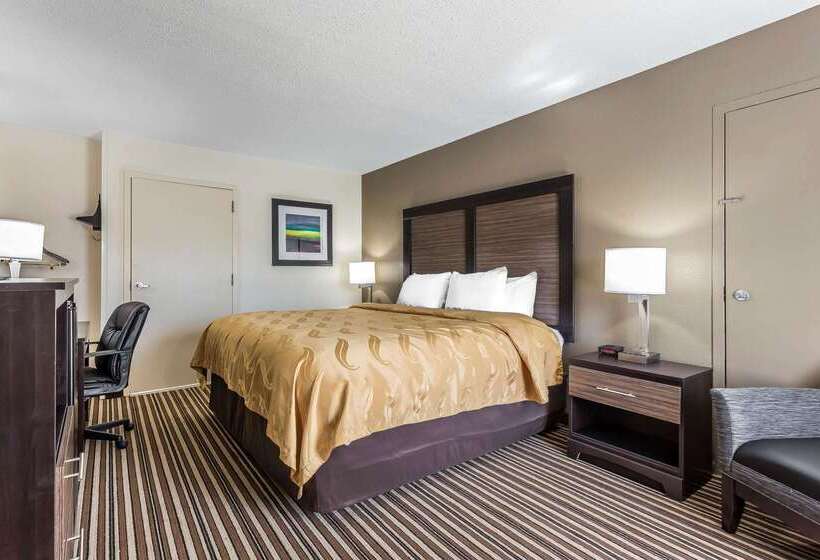 בית מלון כפרי Quality Inn Aberdeen