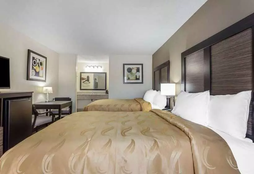 هتل Quality Inn Aberdeen