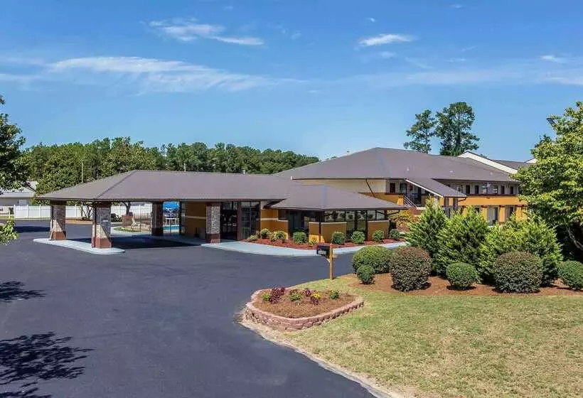 هتل Quality Inn Aberdeen