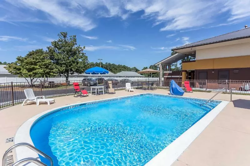 هتل Quality Inn Aberdeen