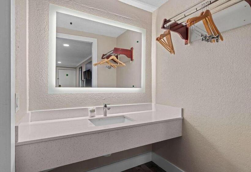 فندق Super 8 By Wyndham Kissimmee Orlando