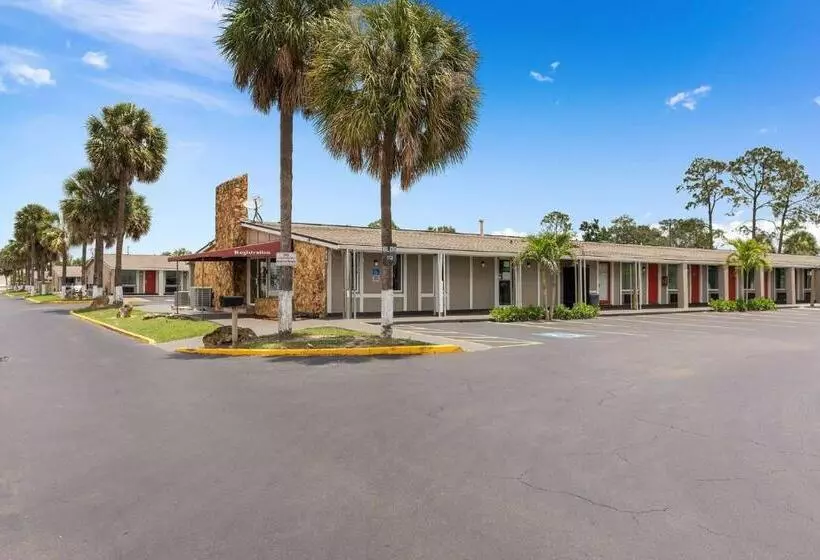 酒店 Super 8 By Wyndham Kissimmee Orlando