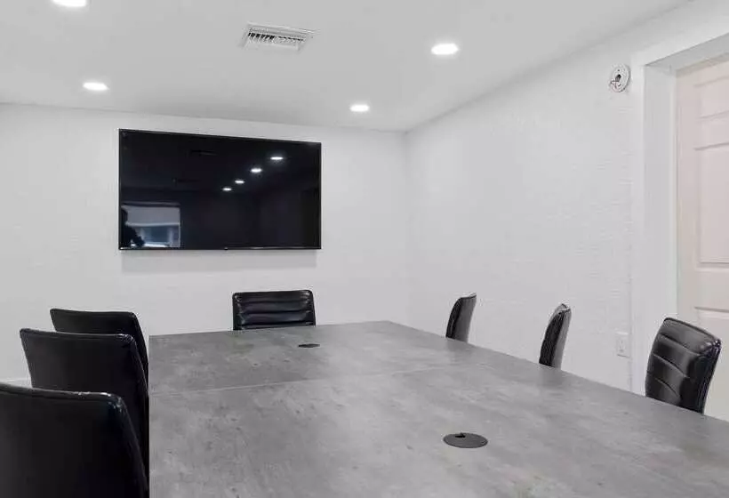 酒店 Super 8 By Wyndham Kissimmee Orlando