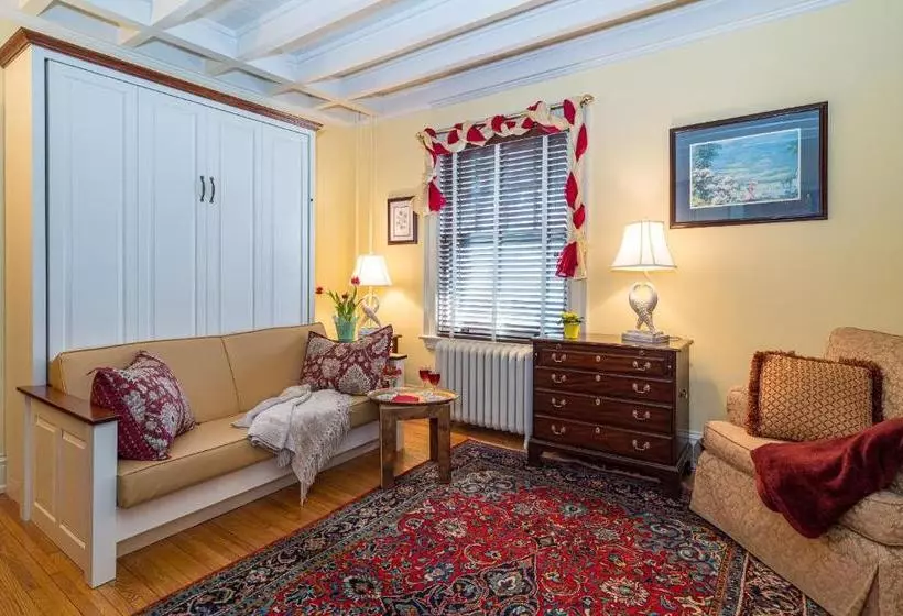 King's Cottage Bed & Breakfast
