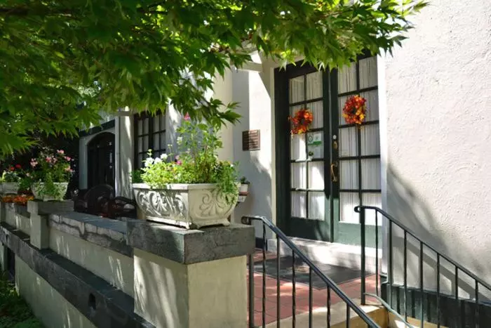 King's Cottage Bed & Breakfast