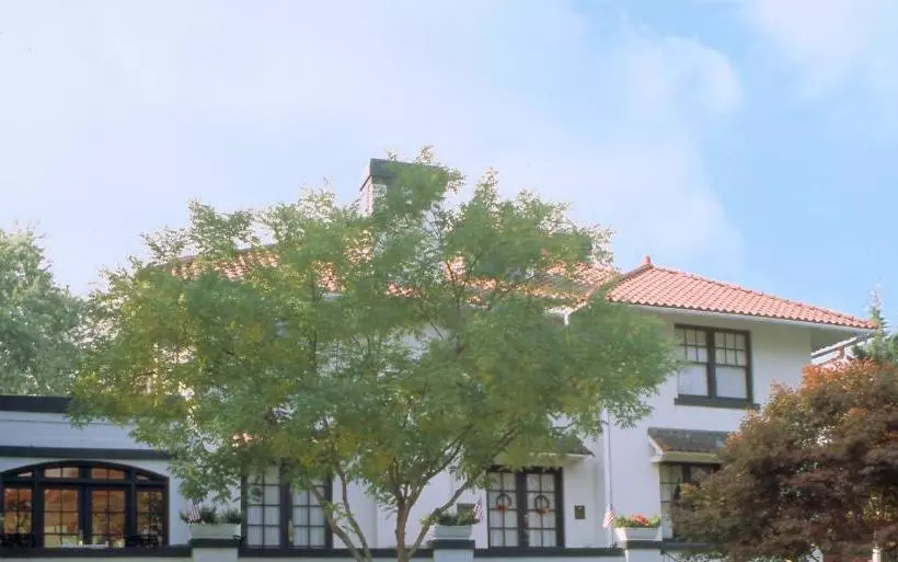 King's Cottage Bed & Breakfast