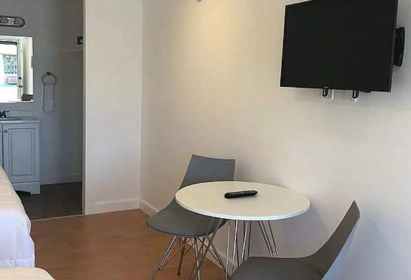 مُتل Spinnaker Inn Of Naples