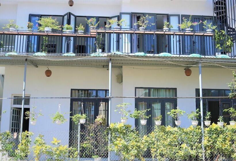 تختخواب و صبحانه Green Garden House