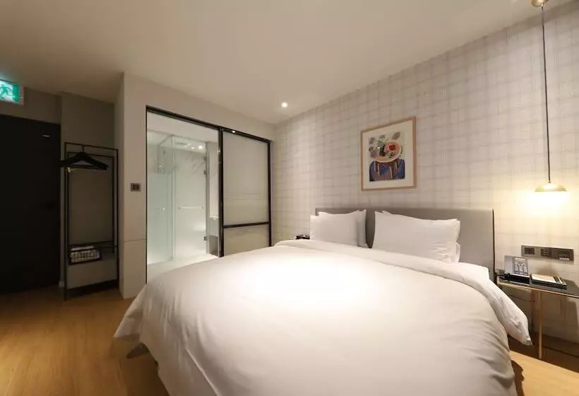 Brown Dot Hotel Jungja Beach