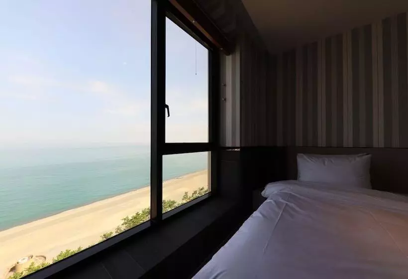 Brown Dot Hotel Jungja Beach