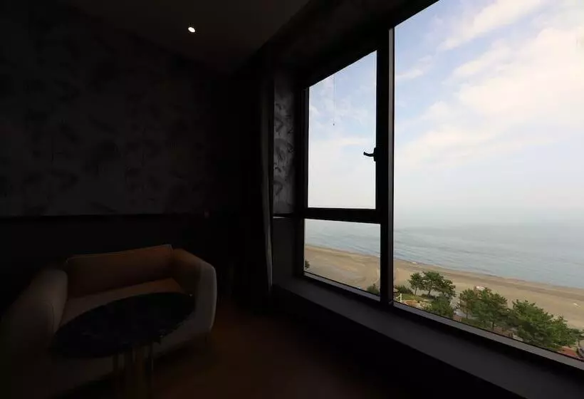 Brown Dot Hotel Jungja Beach