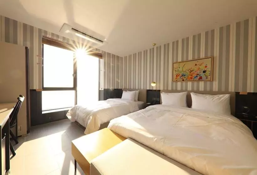 Brown Dot Hotel Jungja Beach