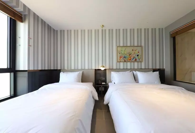 Brown Dot Hotel Jungja Beach