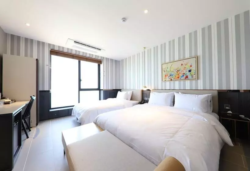 Brown Dot Hotel Jungja Beach