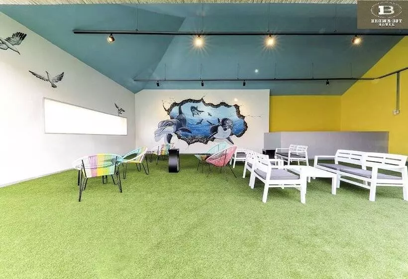 Brown Dot Hotel Jungja Beach
