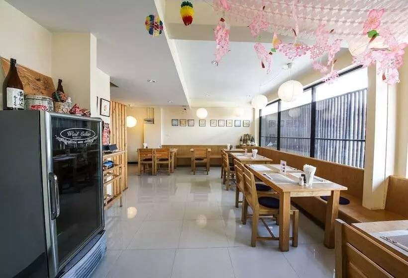 هتل Aoi Apartment By Oyo Rooms