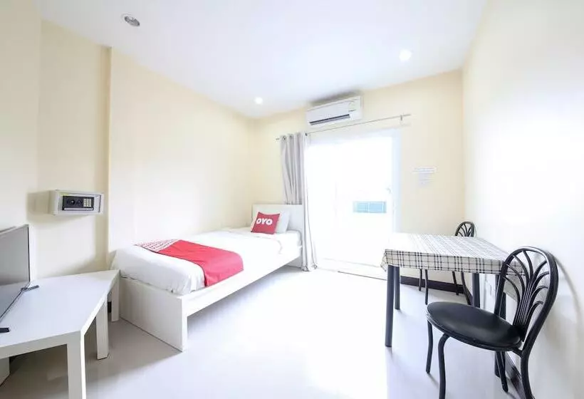 هتل Aoi Apartment By Oyo Rooms