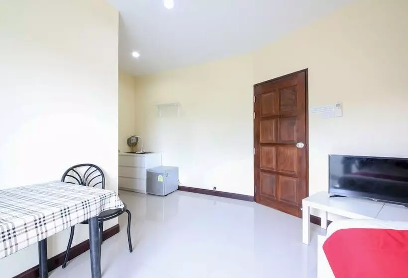 هتل Aoi Apartment By Oyo Rooms