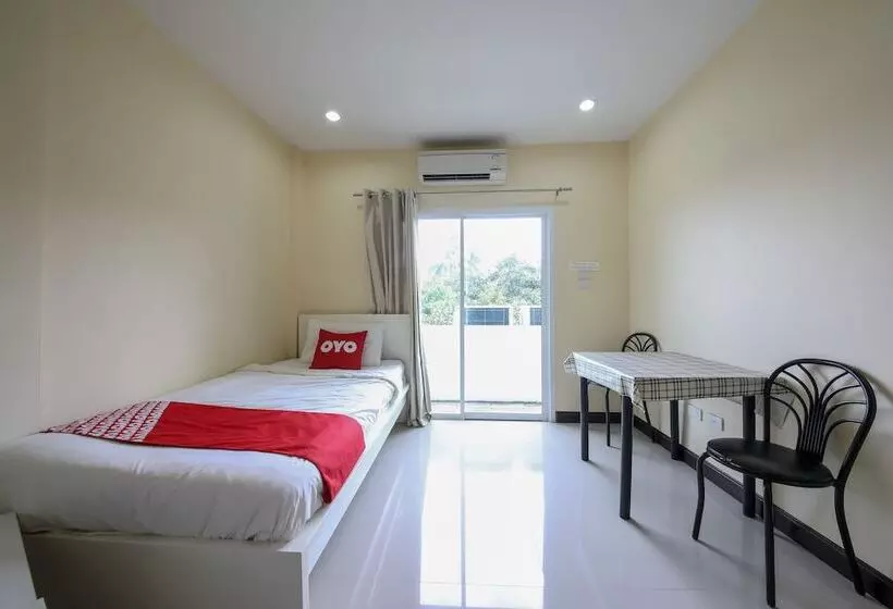 هتل Aoi Apartment By Oyo Rooms