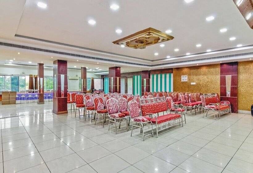 Отель Capital O 43238 The Taj Regency