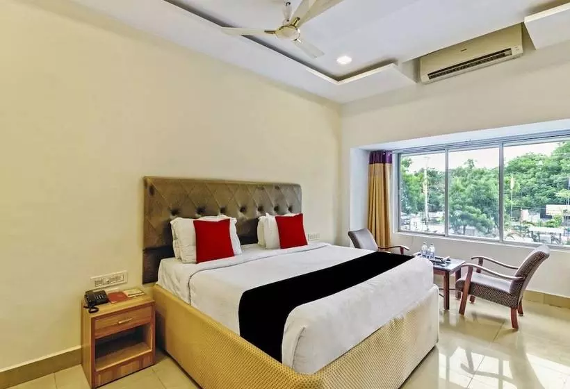 ホテル Capital O 43238 The Taj Regency